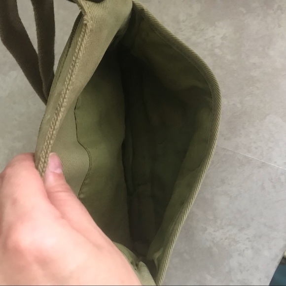 Relic crossbody tan messenger bag - Picture 8 of 8